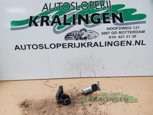 Usados Cerradura de contacto y llave Opel Corsa C (F08/68) 1.2 16V Precio € 34,99 Norma de margen ofrecido por Autosloperij Kralingen B.V.