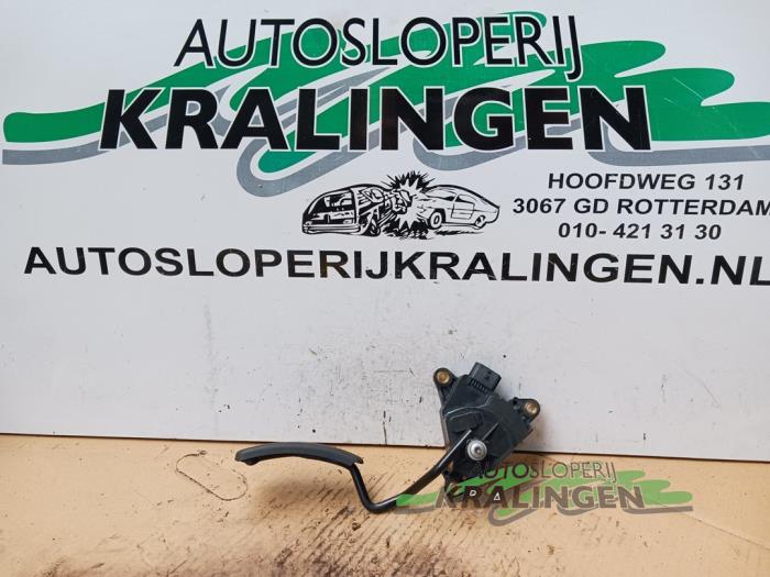 Begagnade Gaspedalsensor Renault Clio III (BR/CR) 1.2 16V 75 Pris € 24,99 Marginaltabell erbjuds av Autosloperij Kralingen B.V.
