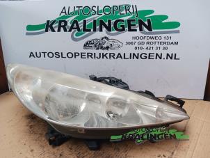 Usagé Phare droit Peugeot 207/207+ (WA/WC/WM) 1.4 16V VTi Prix € 24,99 Règlement à la marge proposé par Autosloperij Kralingen B.V.