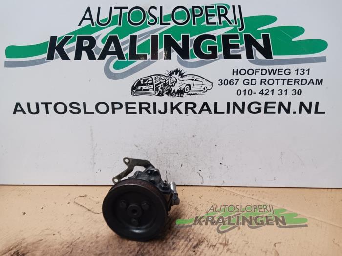 Usagé Pompe de direction BMW 5 serie (E39) 525 tds Prix € 39,99 Règlement à la marge proposé par Autosloperij Kralingen B.V.
