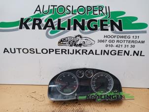 Gebrauchte Tacho - Kombiinstrument KM Volkswagen Passat Variant (3B6) 2.0 Preis € 99,99 Margenregelung angeboten von Autosloperij Kralingen B.V.