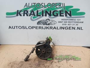 Usagé Pompe de direction Volvo S40 (VS) 2.0 16V T4 Prix € 49,99 Règlement à la marge proposé par Autosloperij Kralingen B.V.