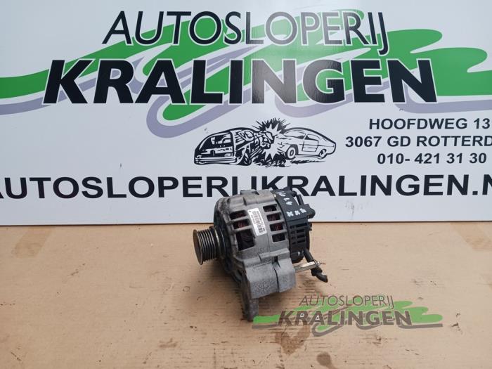 Usagé Dynamo Volkswagen Polo IV (9N1/2/3) 1.4 16V Prix € 39,99 Règlement à la marge proposé par Autosloperij Kralingen B.V.