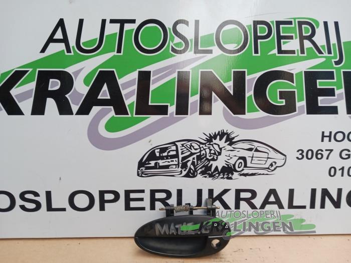 Begagnade Handtag Chevrolet Matiz 0.8 Pris € 24,99 Marginaltabell erbjuds av Autosloperij Kralingen B.V.