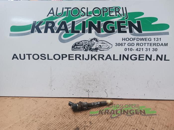 Usagé Injecteurs Alfa Romeo 156 Sportwagon (932) 2.4 JTD 20V Prix € 34,99 Règlement à la marge proposé par Autosloperij Kralingen B.V.