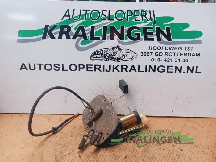 Usagé Pompe essence Suzuki Swift (SF310/413) 1.3i 16V Prix € 19,99 Règlement à la marge proposé par Autosloperij Kralingen B.V.
