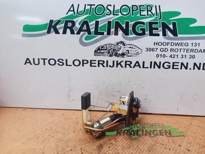Usagé Pompe essence Mazda 323 C (BG13/83) 1.6i LX,GLX 16V Prix € 34,99 Règlement à la marge proposé par Autosloperij Kralingen B.V.