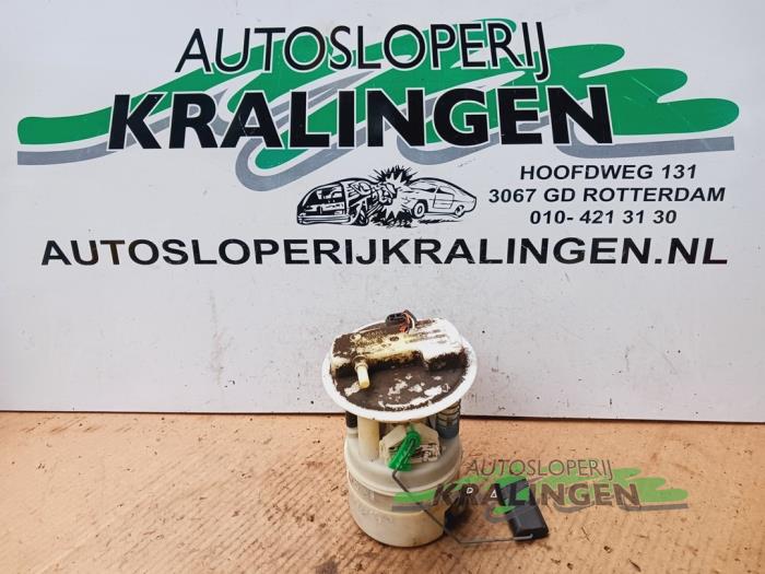 Gebrauchte Benzinpumpe Renault Twingo (C06) Preis € 19,99 Margenregelung angeboten von Autosloperij Kralingen B.V.