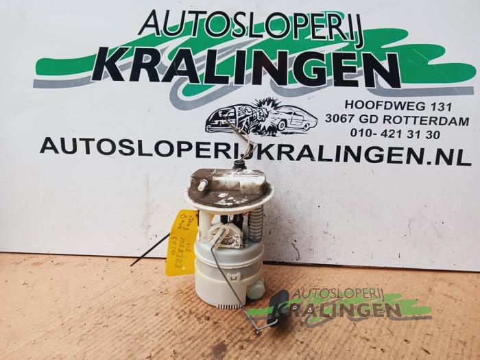 Begagnade Bensinpump Renault Clio II (BB/CB) 1.2 Pris € 39,99 Marginaltabell erbjuds av Autosloperij Kralingen B.V.
