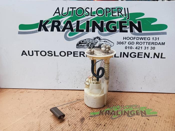 Usagé Pompe essence Renault Laguna I (B56) 2.0 Prix € 24,99 Règlement à la marge proposé par Autosloperij Kralingen B.V.