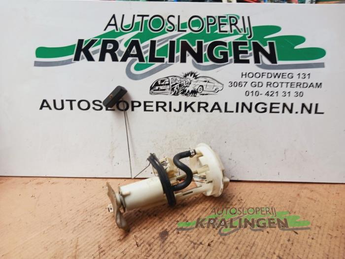Usagé Pompe essence Renault Laguna I (B56) 2.0 Prix € 29,99 Règlement à la marge proposé par Autosloperij Kralingen B.V.