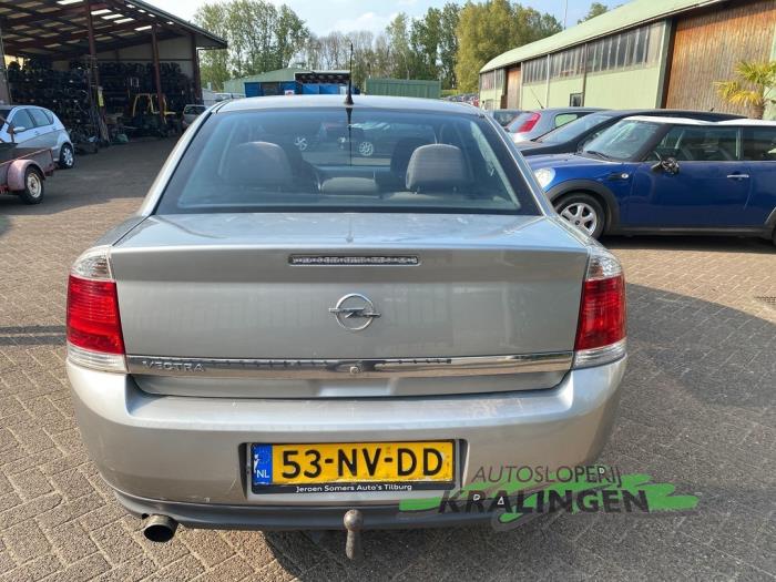 Ljuddämpare, bak från en Opel Vectra C 1.8 16V 2004