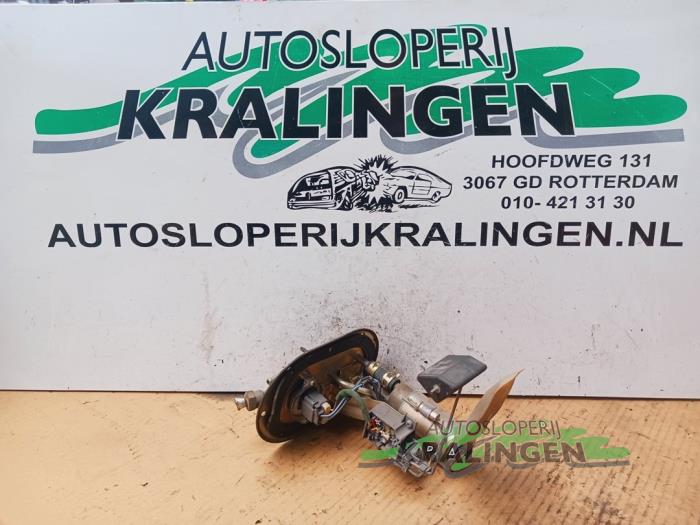 Usagé Pompe essence Toyota Carina II (T17) 1.6 XLi 16V Prix € 49,99 Règlement à la marge proposé par Autosloperij Kralingen B.V.