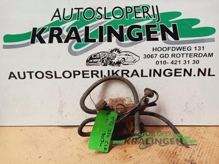 Begagnade Bensinpump Mercedes CLK (C208) 3.2 320 V6 18V Pris € 99,99 Marginaltabell erbjuds av Autosloperij Kralingen B.V.