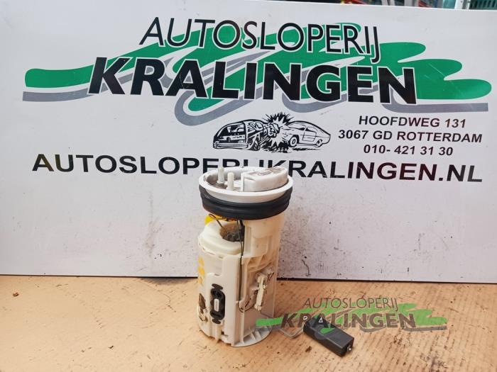 Usagé Pompe essence Skoda Octavia (1U2) 1.6 GLX Prix € 34,99 Règlement à la marge proposé par Autosloperij Kralingen B.V.