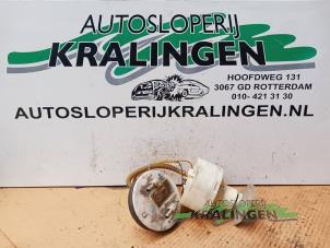 Usagé Pompe essence Audi A4 Avant (B5) 1.8 20V Prix € 49,99 Règlement à la marge proposé par Autosloperij Kralingen B.V.
