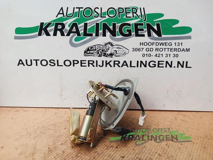Usagé Pompe essence Mazda MX-3 (EC) 1.6i 16V Prix € 50,00 Règlement à la marge proposé par Autosloperij Kralingen B.V.