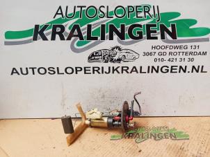 Used Petrol pump Ford Mondeo I 2.0i 16V (U9) Price € 24,99 Margin scheme offered by Autosloperij Kralingen B.V.
