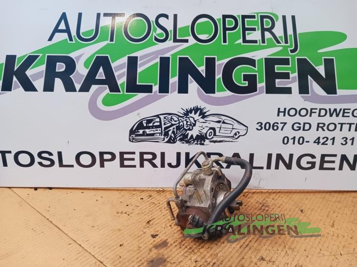 Begagnade Dieselpump Toyota Avensis Wagon (T25/B1E) 2.2 D-4D 16V Pris € 249,99 Marginaltabell erbjuds av Autosloperij Kralingen B.V.