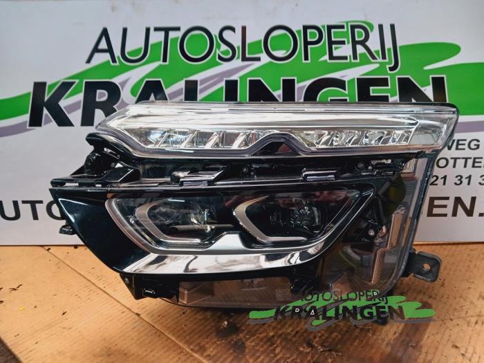 Używane Reflektor lewy Vinfast VF8 Cena na żądanie oferowane przez Autosloperij Kralingen B.V.
