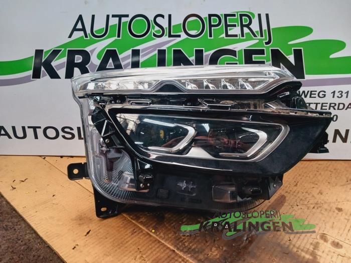 Używane Reflektor prawy Vinfast VF8 Cena na żądanie oferowane przez Autosloperij Kralingen B.V.