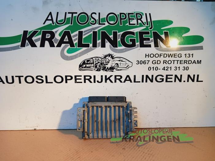 Used Engine management computer Renault Clio II (BB/CB) 1.6 16V Price on request offered by Autosloperij Kralingen B.V.