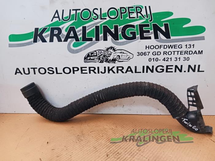 Begagnade Luftintagsslang Renault Twingo II (CN) 1.2 Pris € 29,99 Marginaltabell erbjuds av Autosloperij Kralingen B.V.