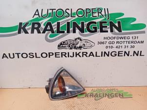 Usagé Feu clignotant droit Toyota Avensis (T22) 1.8 16V VVT-i Prix sur demande proposé par Autosloperij Kralingen B.V.