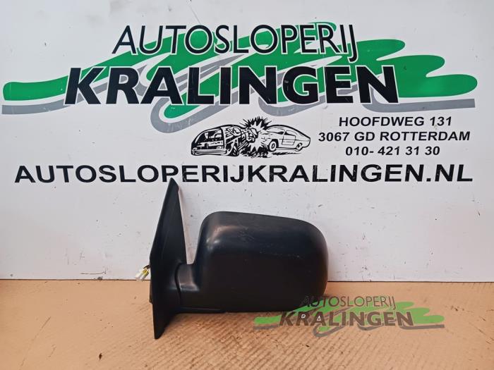 Używane Lusterko zewnetrzne lewe Mitsubishi Space Wagon (N3/N4) 2.0 GLXi 16V Cena € 24,99 Procedura marży oferowane przez Autosloperij Kralingen B.V.