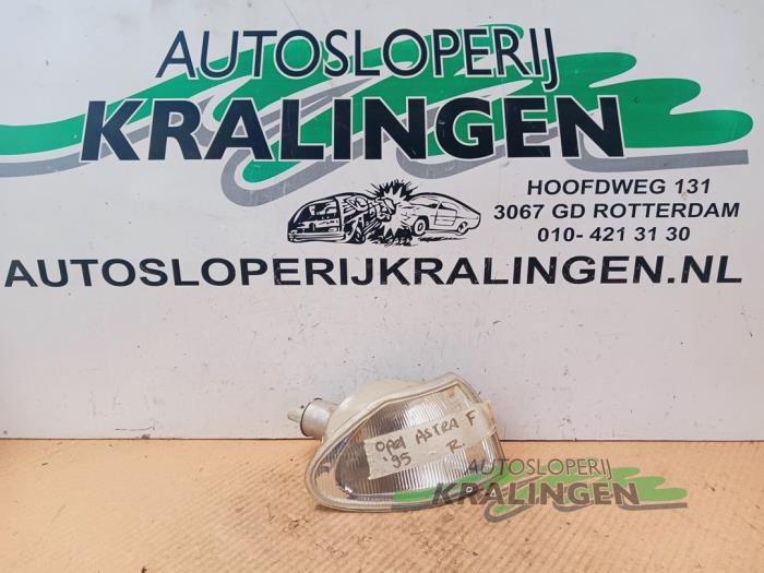 Begagnade Indikator, höger Opel Astra F (56/57) 1.7 DTL Pris på förfrågan erbjuds av Autosloperij Kralingen B.V.