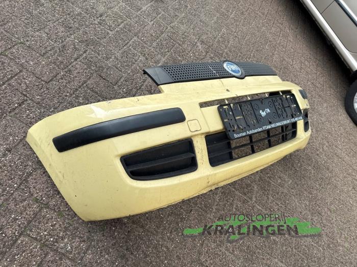 Pare choc avant d'un Fiat Panda (169) 1.1 Fire 2007