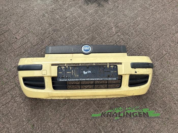 Pare choc avant d'un Fiat Panda (169) 1.1 Fire 2007