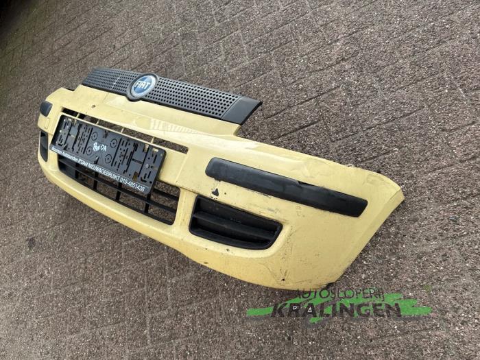 Pare choc avant d'un Fiat Panda (169) 1.1 Fire 2007