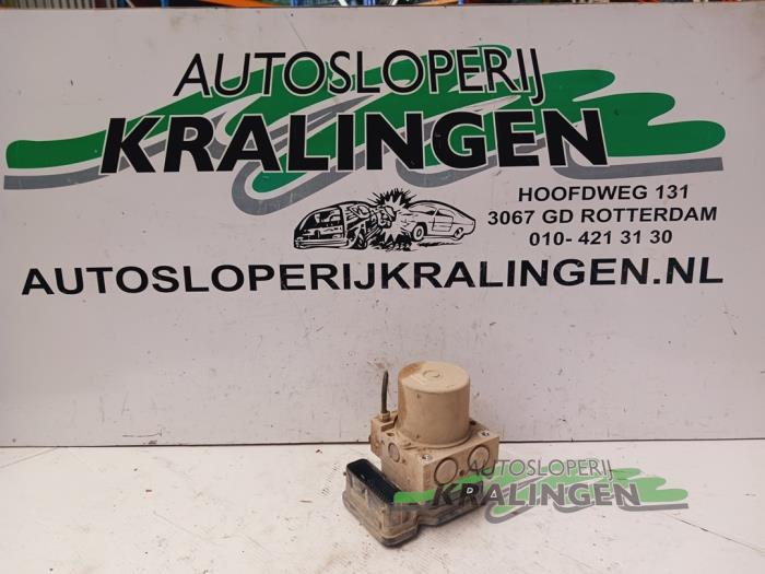 Usagé Bloc ABS Hyundai i10 (F5) 1.0i 12V Prix € 38,00 Règlement à la marge proposé par Autosloperij Kralingen B.V.