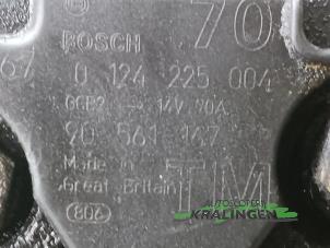 Dynamo van een Opel Astra G (F08/48) 2.0 Di 16V 1998