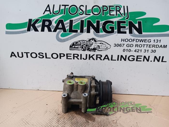 Usagé Pompe clim Ford Mondeo III 1.8 16V Prix € 69,99 Règlement à la marge proposé par Autosloperij Kralingen B.V.