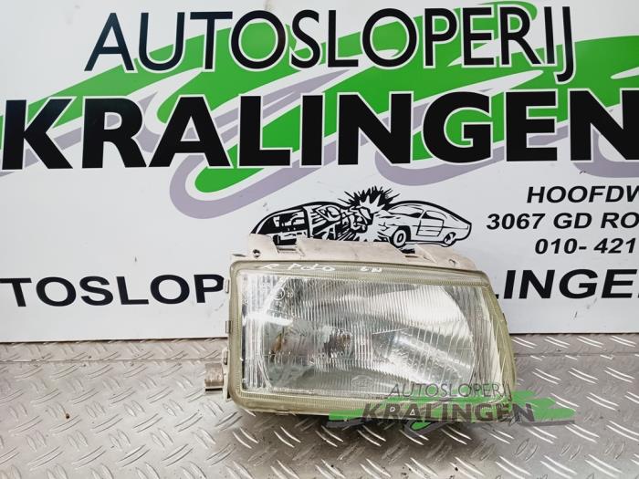 Używane Reflektor prawy Volkswagen Polo III (6N1) 1.0i 50 Cena € 24,98 Procedura marży oferowane przez Autosloperij Kralingen B.V.