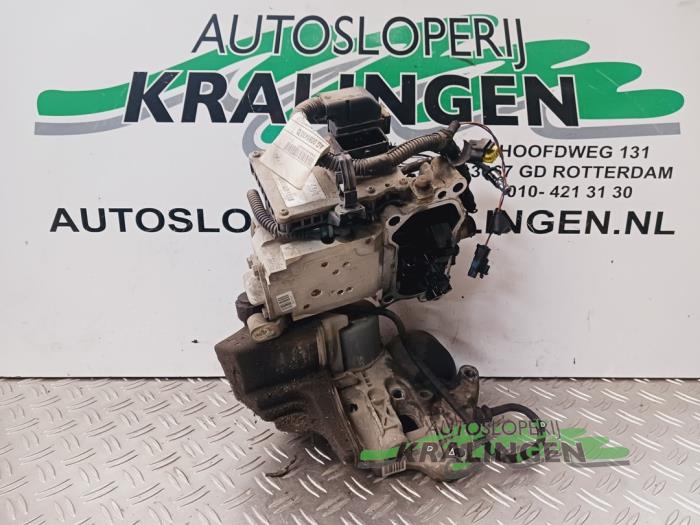 Usagé Robot commutation Citroen C4 Coupé (LA) 1.6 HDi 16V 110 Prix sur demande proposé par Autosloperij Kralingen B.V.