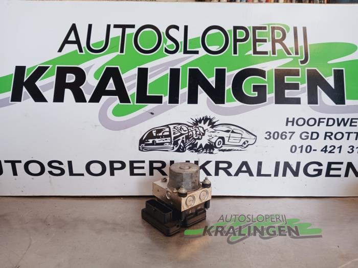 Begagnade ABS-pump Mercedes A (W176) 1.5 A-180 CDI, A-180d 16V Pris € 19,98 Marginaltabell erbjuds av Autosloperij Kralingen B.V.