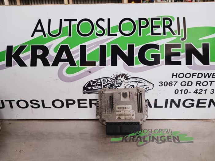 Used Engine management computer Hyundai Santa Fe II (CM) 2.2 CRDi 16V 4x2 Price on request offered by Autosloperij Kralingen B.V.