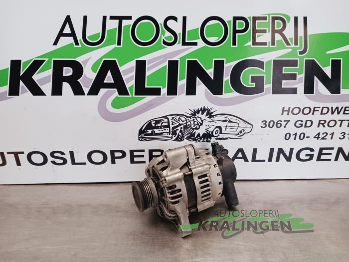 Begagnade Dynamo Hyundai Santa Fe II (CM) 2.2 CRDi 16V 4x2 Pris på förfrågan erbjuds av Autosloperij Kralingen B.V.