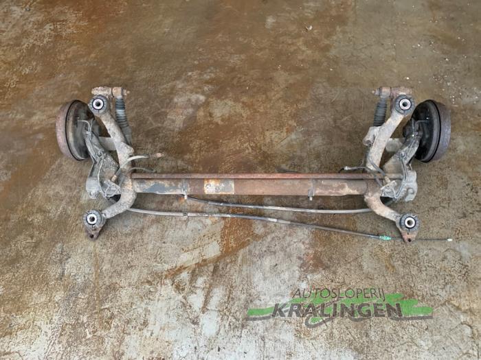 Gebrauchte Hinterachse Vorderradantrieb Peugeot 206 (2A/C/H/J/S) 1.4 XR,XS,XT,Gentry Preis € 149,99 Margenregelung angeboten von Autosloperij Kralingen B.V.