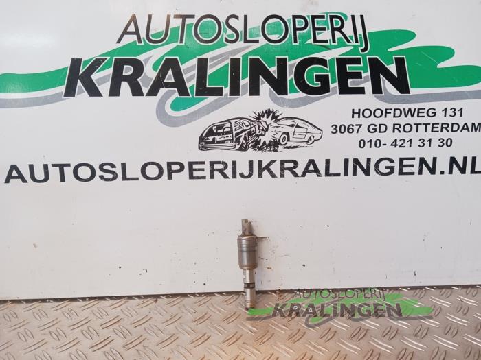 Begagnade Kamaxelsensor Renault Scénic II (JM) 1.6 16V Pris på förfrågan erbjuds av Autosloperij Kralingen B.V.