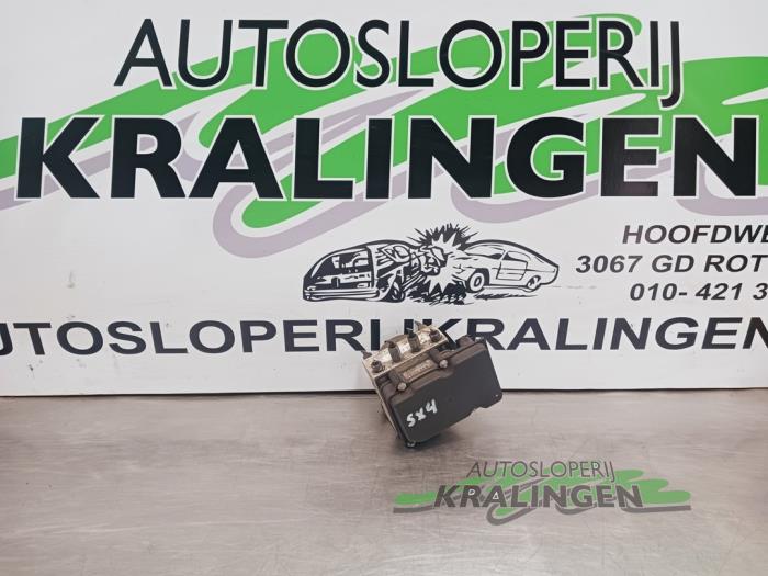 Begagnade ABS-pump Suzuki SX4 (EY/GY) 1.6 16V VVT Comfort,Exclusive Autom. Pris € 99,99 Marginaltabell erbjuds av Autosloperij Kralingen B.V.