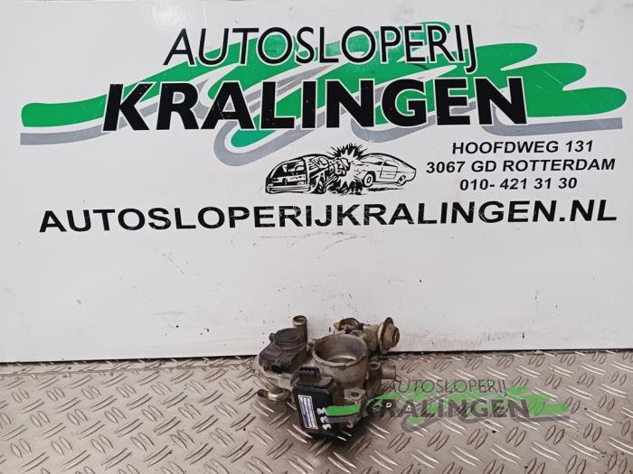 Usagé Boitier papillon Mazda 323 F (BG14) 1.6i 16V Prix € 99,99 Règlement à la marge proposé par Autosloperij Kralingen B.V.