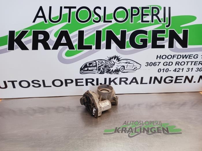 Usagé Boîtier accélérateur Ford Focus C-Max 1.8 16V Prix € 49,98 Règlement à la marge proposé par Autosloperij Kralingen B.V.