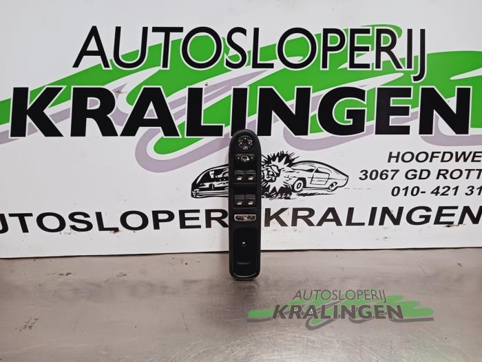 Usados Interruptor de ventanilla eléctrica Peugeot 207/207+ (WA/WC/WM) 1.4 16V VTi Precio € 49,99 Norma de margen ofrecido por Autosloperij Kralingen B.V.
