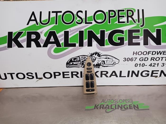 Usados Interruptor combinado de ventanillas Fiat Croma (194) 2.2 MPI 16V Precio € 49,98 Norma de margen ofrecido por Autosloperij Kralingen B.V.