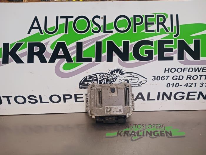 Usagé Ordinateur gestion moteur Volvo V50 (MW) 1.6 D 16V Prix € 49,99 Règlement à la marge proposé par Autosloperij Kralingen B.V.