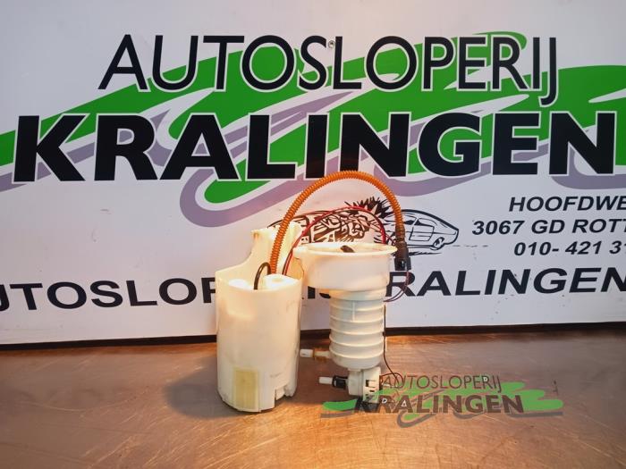 Gebrauchte Benzinpumpe BMW Z4 Roadster (E85) 2.5 24V Preis € 99,99 Margenregelung angeboten von Autosloperij Kralingen B.V.